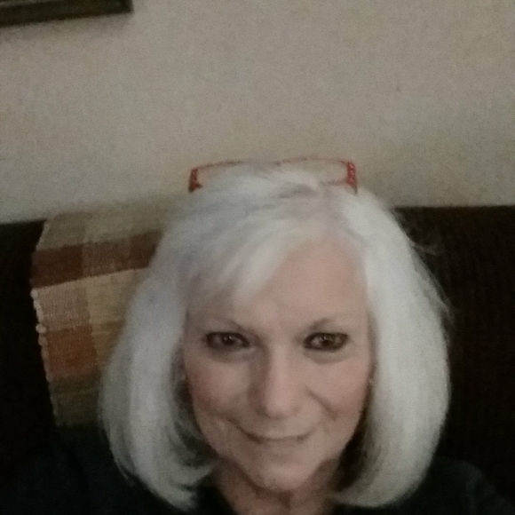 Profile Picture of Sue Henderson (@suehenderson51) on Poshmark