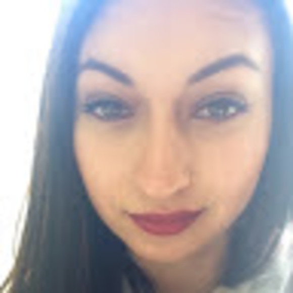 Profile Picture of Janet Mota (@jkmota95) on Poshmark