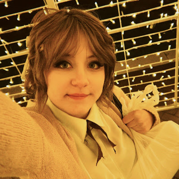 Profile Picture of Madeline Stebbins (@galateapartyy) on Poshmark