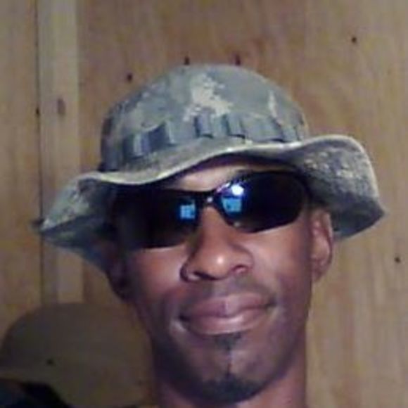 Profile Picture of Tyrone Knox (@mackroni212) on Poshmark