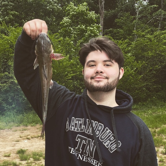 Profile Picture of Nathan Riddle (@polygonop) on Poshmark