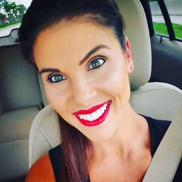 Profile Picture of Roxanne Lamotta (@roxy5657) on Poshmark