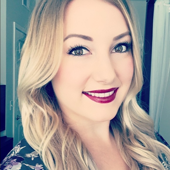 Rachael Reese - Poshmark Profile Picture of Rachael Reese (@rreese8) on Poshmark