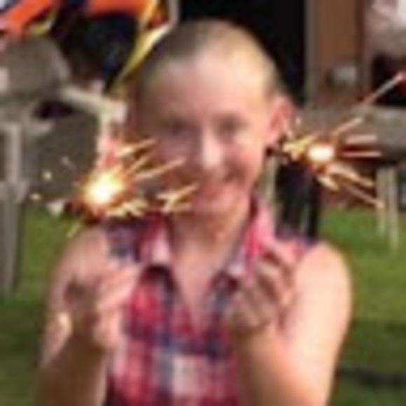 Profile Picture of Abbie Tangen (@abbietangen) on Poshmark