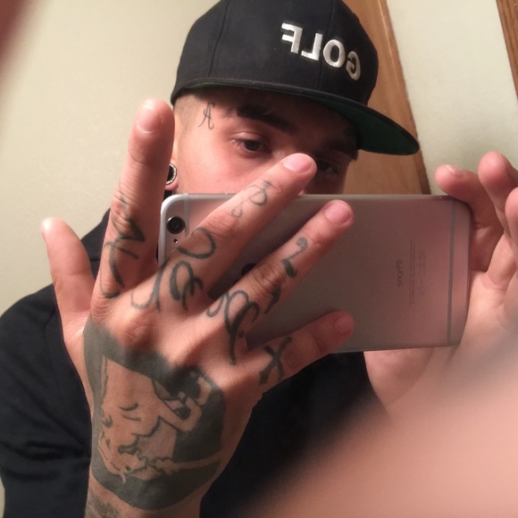 Profile Picture of Julian Arguello (@babyjuls) on Poshmark