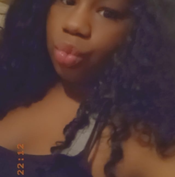 Profile Picture of Ahkia Hill (@ahkia_hill) on Poshmark
