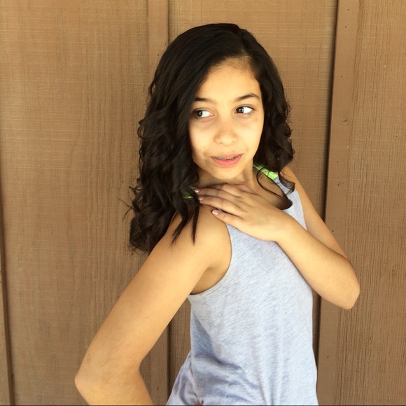 Linda Gradillas - Poshmark Profile Picture of Linda Gradillas (@artlin93) on Poshmark