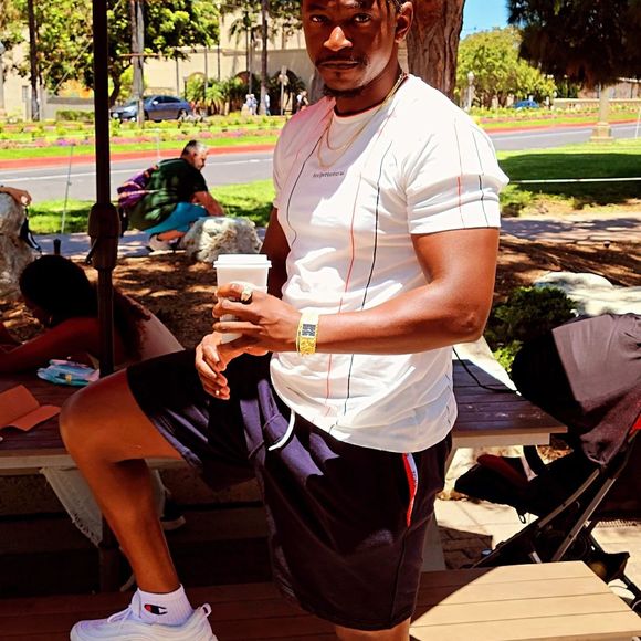 Profile Picture of Ivan Hunter (@eastsidepb) on Poshmark