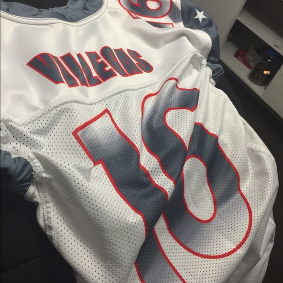 Profile Picture of Alex Villegas (@salrex) on Poshmark