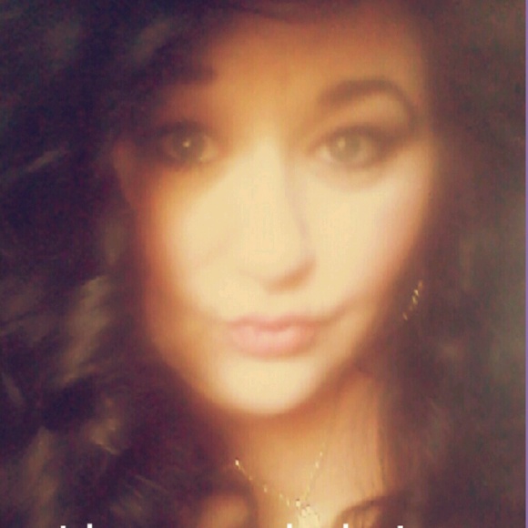 Profile Picture of Bridgette Schrack (@whitesmoke572) on Poshmark