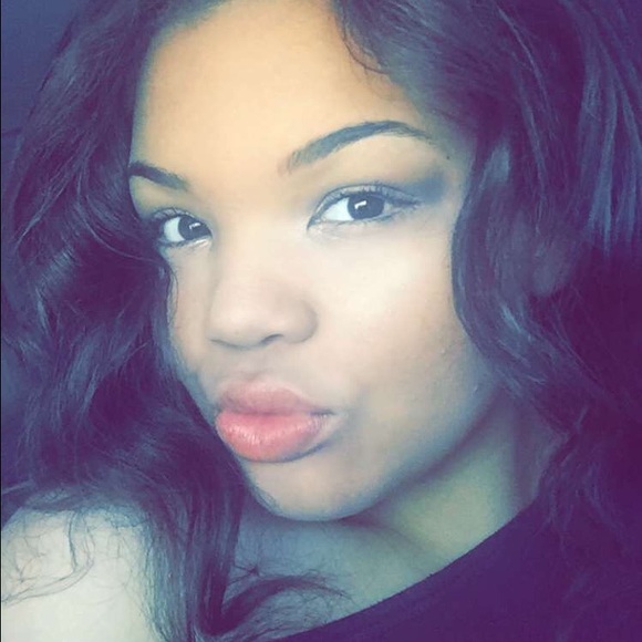 Profile Picture of Melissa Kendrix (@melissakendrix) on Poshmark