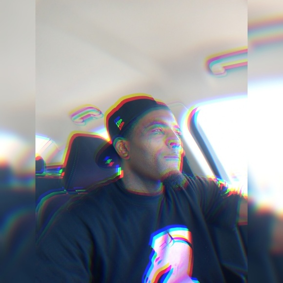 Profile Picture of Cedric Moore (@mrcmoekaze) on Poshmark