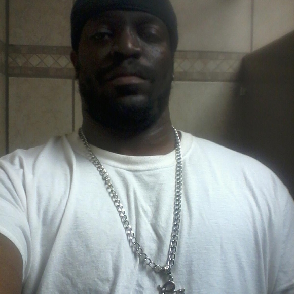 Profile Picture of Ray Wickware (@raywickware) on Poshmark