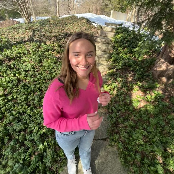 Profile Picture of Anna Terwilliger (@annaterwilliger) on Poshmark