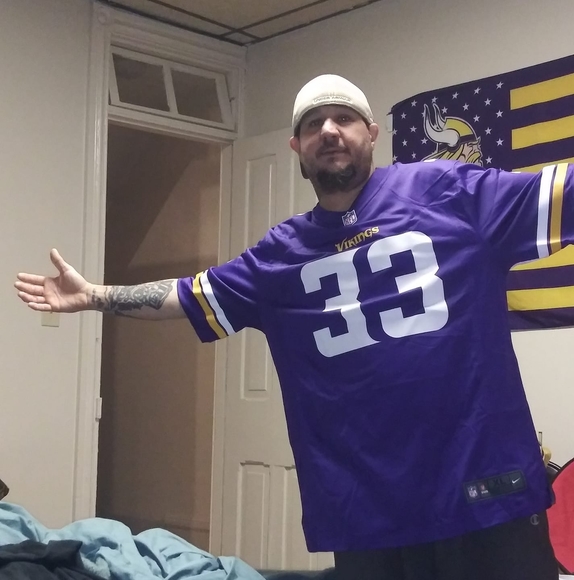 Profile Picture of Shawn Schmeer (@sms72080) on Poshmark