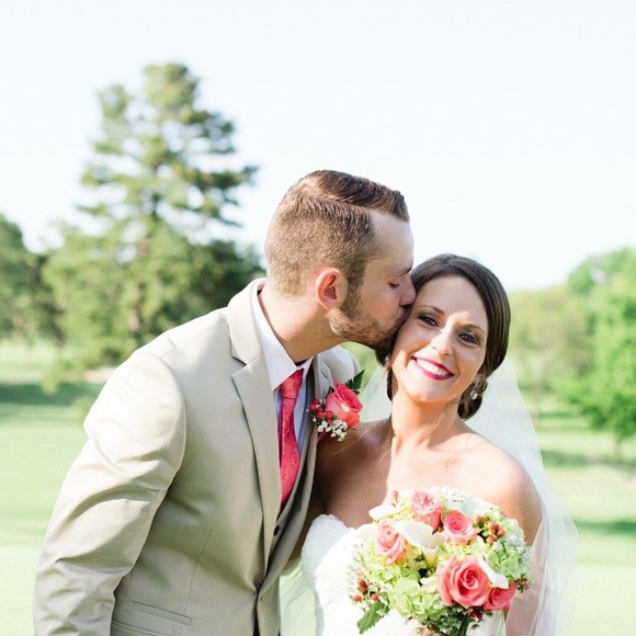 Profile Picture of Beth Mattox (@britbrad) on Poshmark