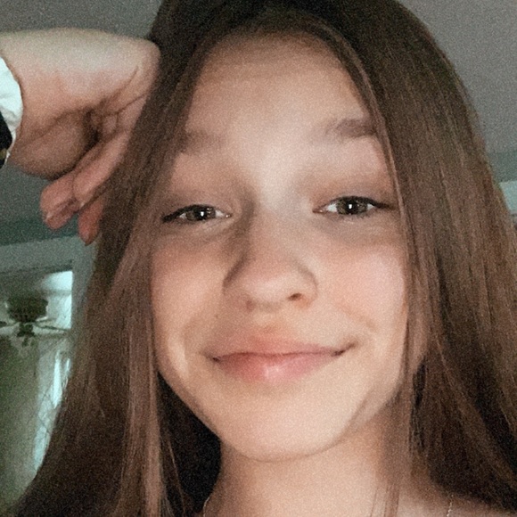 Profile Picture of Kylea Mosher (@kylea_mosher) on Poshmark