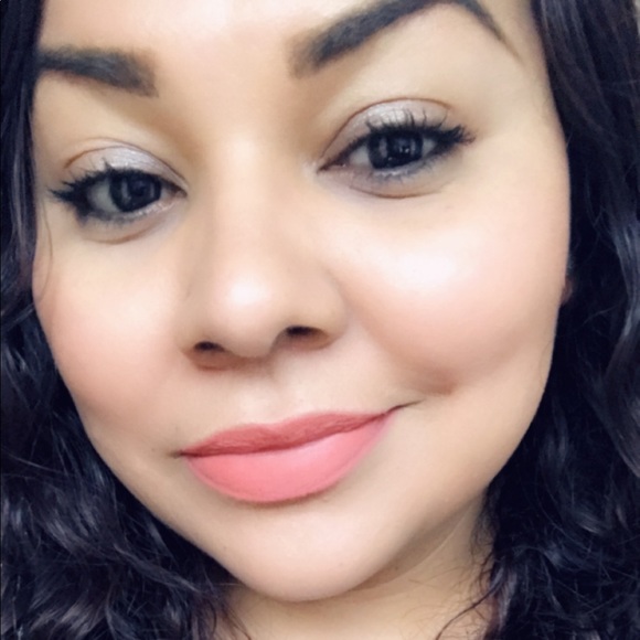 Profile Picture of Ana Aponte (@galy2685) on Poshmark