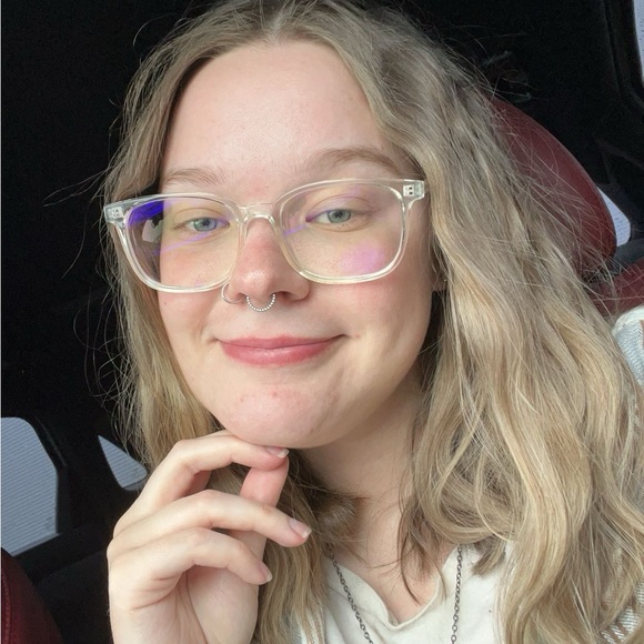 Profile Picture of Andrea Durham (@andreapaige3) on Poshmark
