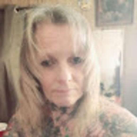 Profile Picture of Debra Kunicki (@kunickidebra) on Poshmark