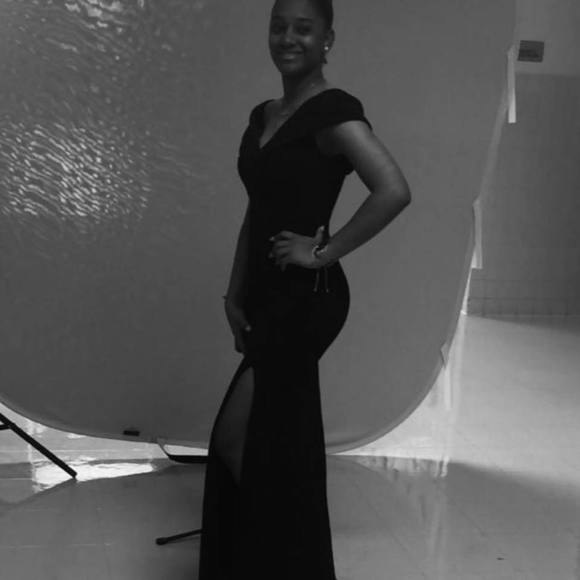 Profile Picture of Daniela Tavarez (@anatavarez49) on Poshmark