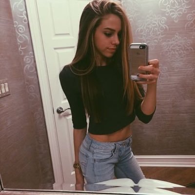 Profile Picture of Jessie (@JessieHomer1) on Twitter