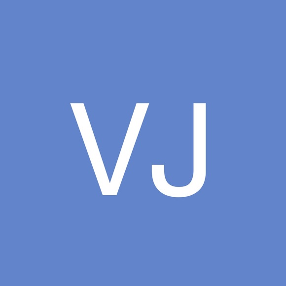 Profile Picture of Vida James (@sirenvj) on Poshmark