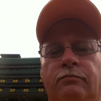 Profile Picture of Neil Combs (@neil_combs) on Twitter