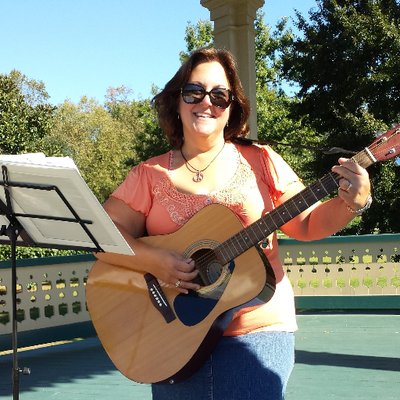 Profile Picture of Theresa Gaffney (@wineandguitars) on Twitter