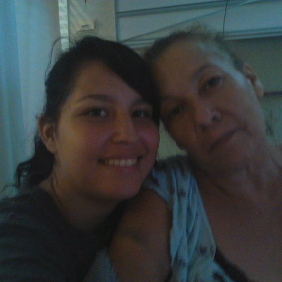 Profile Picture of Lorenza Landaverde (@loly_greenland) on Poshmark