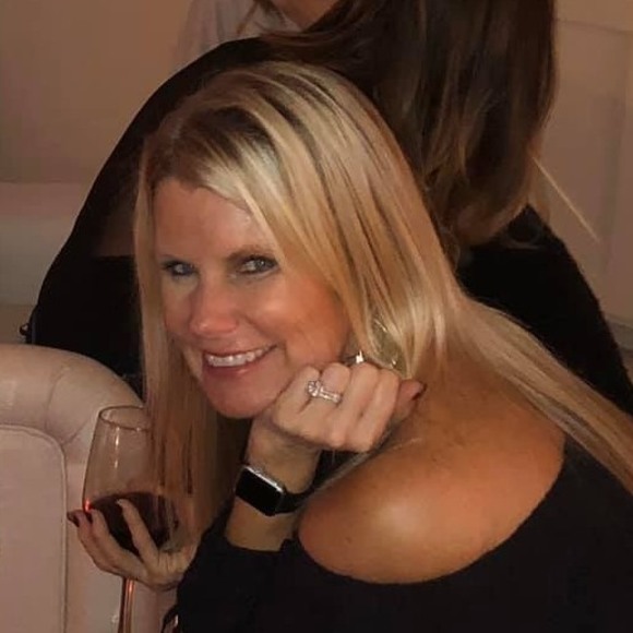 Nicole Ringle - Poshmark Profile Picture of Nicole Ringle (@nicoleringle) on Poshmark