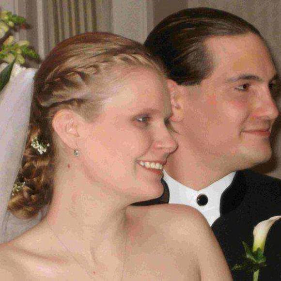 Profile Picture of Emma Malenda (@emmalenda) on Poshmark