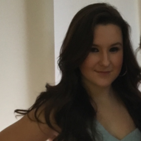 Profile Picture of Fiona Kennelly (@fkennelly) on Poshmark