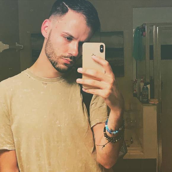 Profile Picture of Stephen Holbrook (@stephenholbr927) on Poshmark
