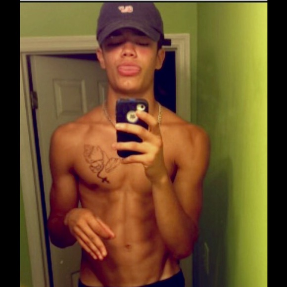 Profile Picture of Kevin Marin (@g3t_b1gg) on Poshmark