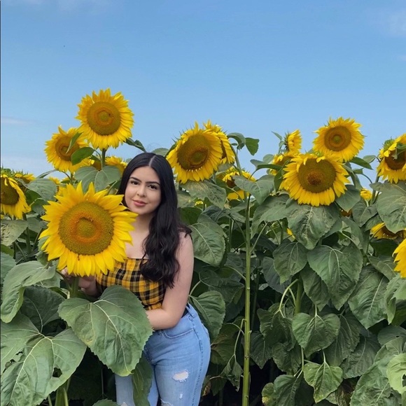 Profile Picture of Briana Maciel (@briaaanaa13) on Poshmark