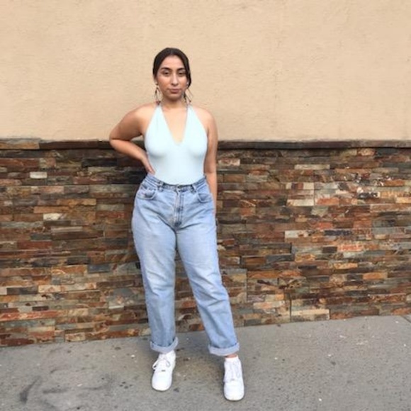 Profile Picture of Ashley Anzueto (@anzuetoashley3) on Poshmark