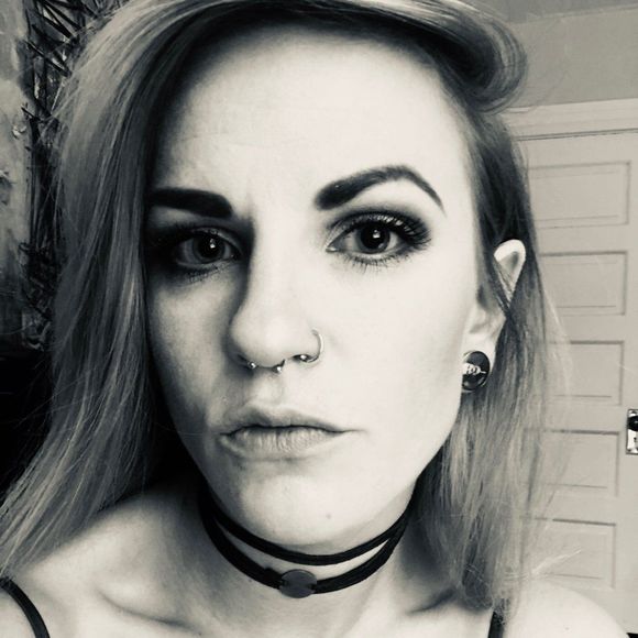 Profile Picture of Hillary Stack (@hillary666) on Poshmark
