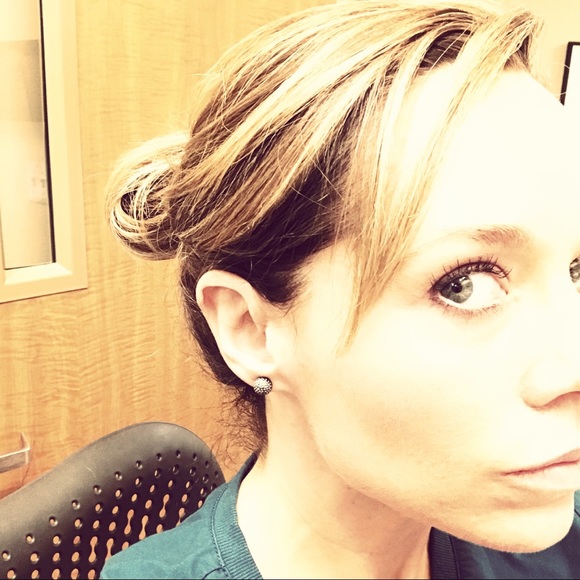 Profile Picture of Christy Delamarter (@cmdstrong) on Poshmark