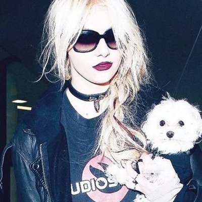 Profile Picture of R E C K L E S S (@JeremySmileyBoy) on Twitter