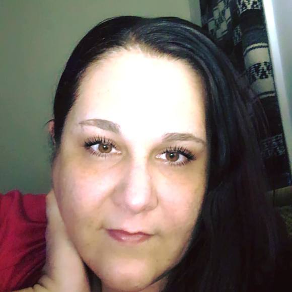 Profile Picture of Nikki Bateman (@nyah645) on Poshmark