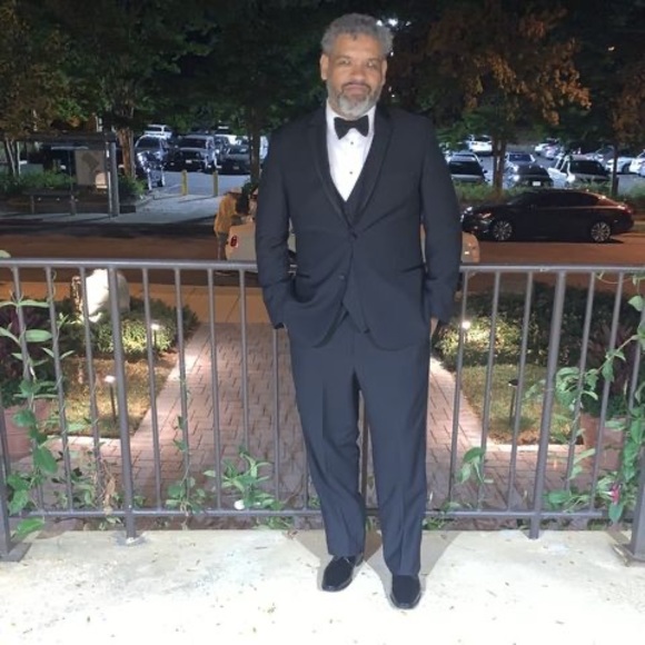 Profile Picture of Carlos Quiles (@carlosquiles637) on Poshmark