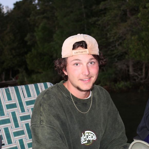 Profile Picture of Jake Hellmich (@hellmichjake) on Poshmark