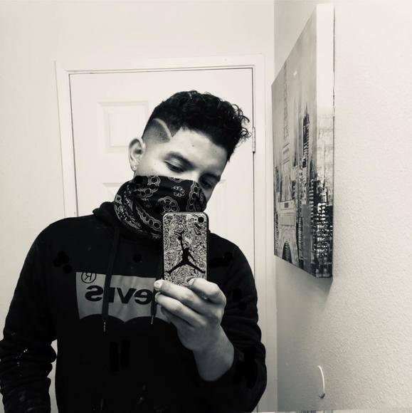 Profile Picture of Adrian Raya (@adrianraya99) on Poshmark