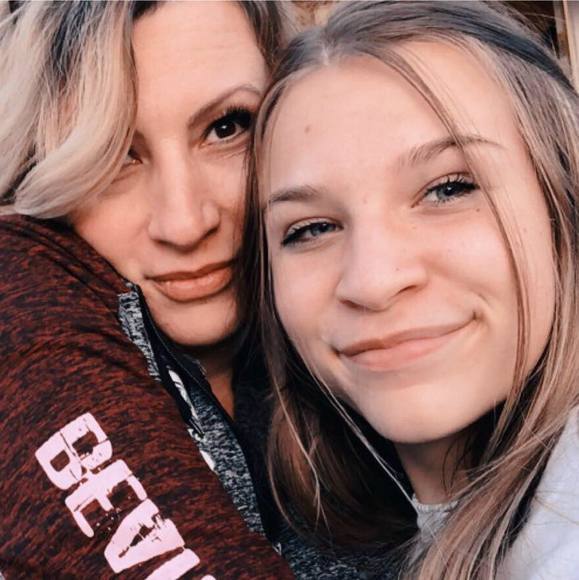 Profile Picture of Nichole Wahlstrom (@nwahlstrom) on Poshmark