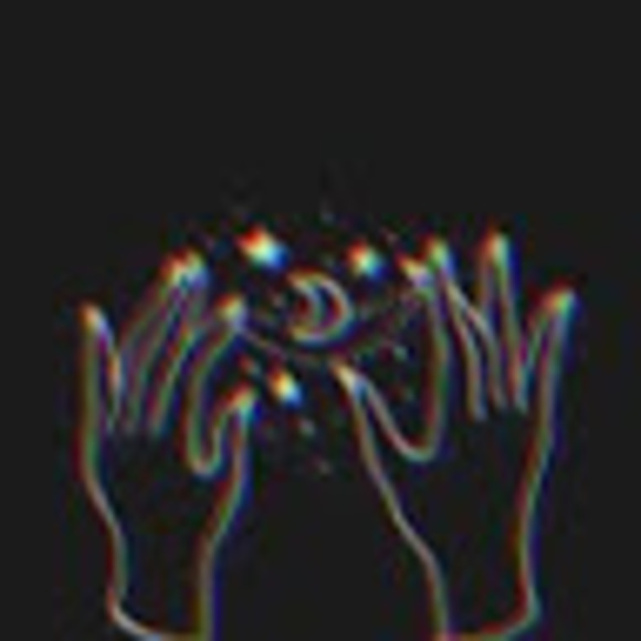 Profile Picture of Amaya Kalin (@yuuh677889) on Poshmark