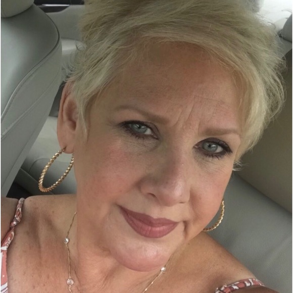 Profile Picture of Barbara ann Kaplan (@bakaplan410) on Poshmark