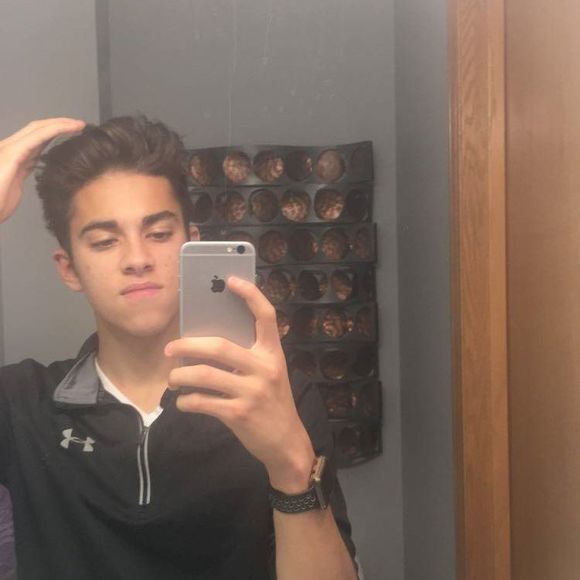 Profile Picture of Domingo Waldee (@swagerboy2315) on Poshmark