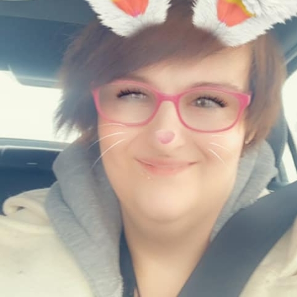 Profile Picture of Alice Bye (@madisonbye1234) on Poshmark