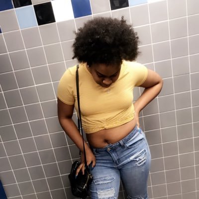 Profile Picture of Roslyn Wright (@RoslynW53142349) on Twitter